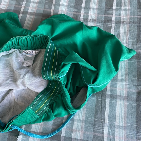 Mens 2 Xist swim shorts green in color large - Picture 7 of 10